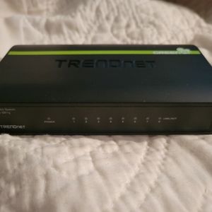 TRENDnet TEG-S81G 8-Port Gigabit GREENnet Switch Used